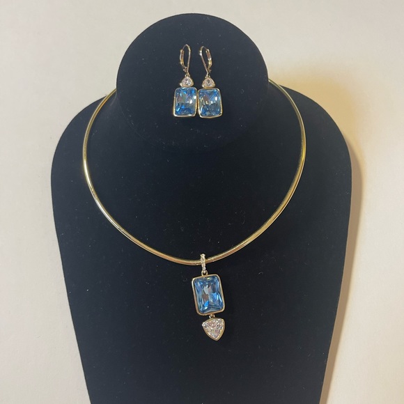 ABS Allen Schwartz Gold Tone Wire Collar Necklace with Matching Earrings Set - Picture 5 of 11